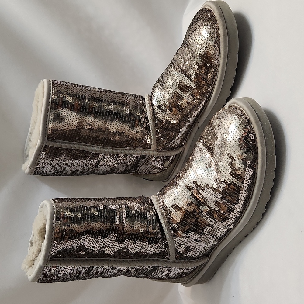 UGG Silver Short Sparkling Sequins Boots (W Size 6)